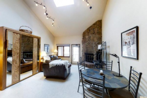Cozy Granby Loft